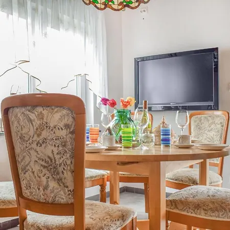 Сasa de vacaciones In With Kitchen