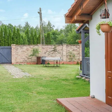 3 Bedroom Lovely Home In Nowe Warpno نوفي فاربنو