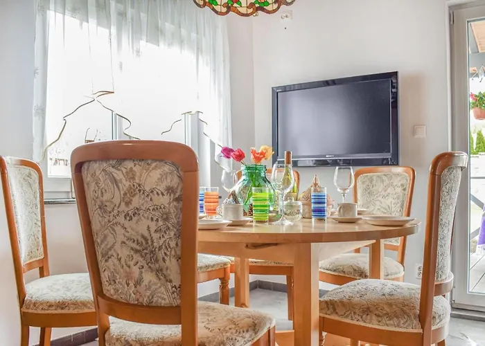 Vakantiehuis In With Kitchen